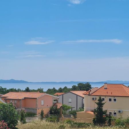 Villa Mena Vir Eksteriør billede