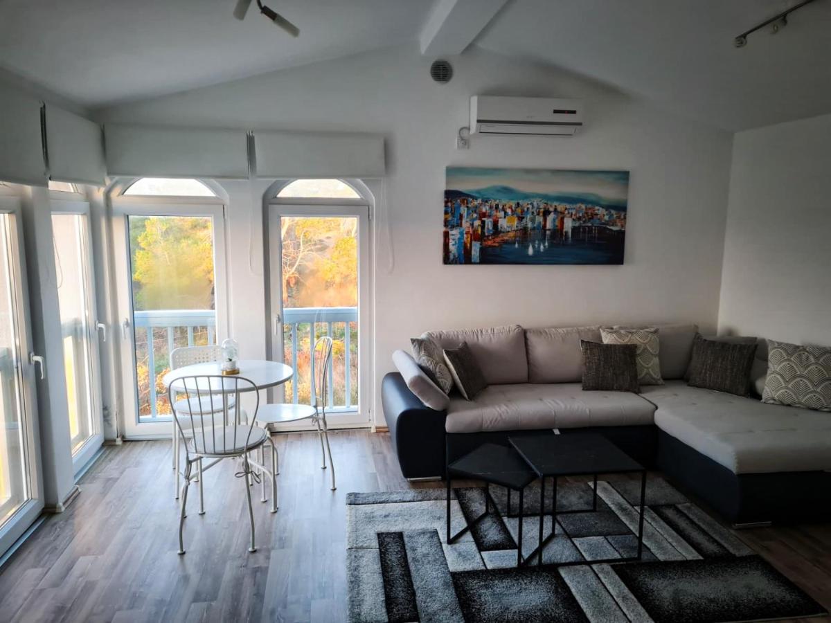 Villa Mena Vir Eksteriør billede