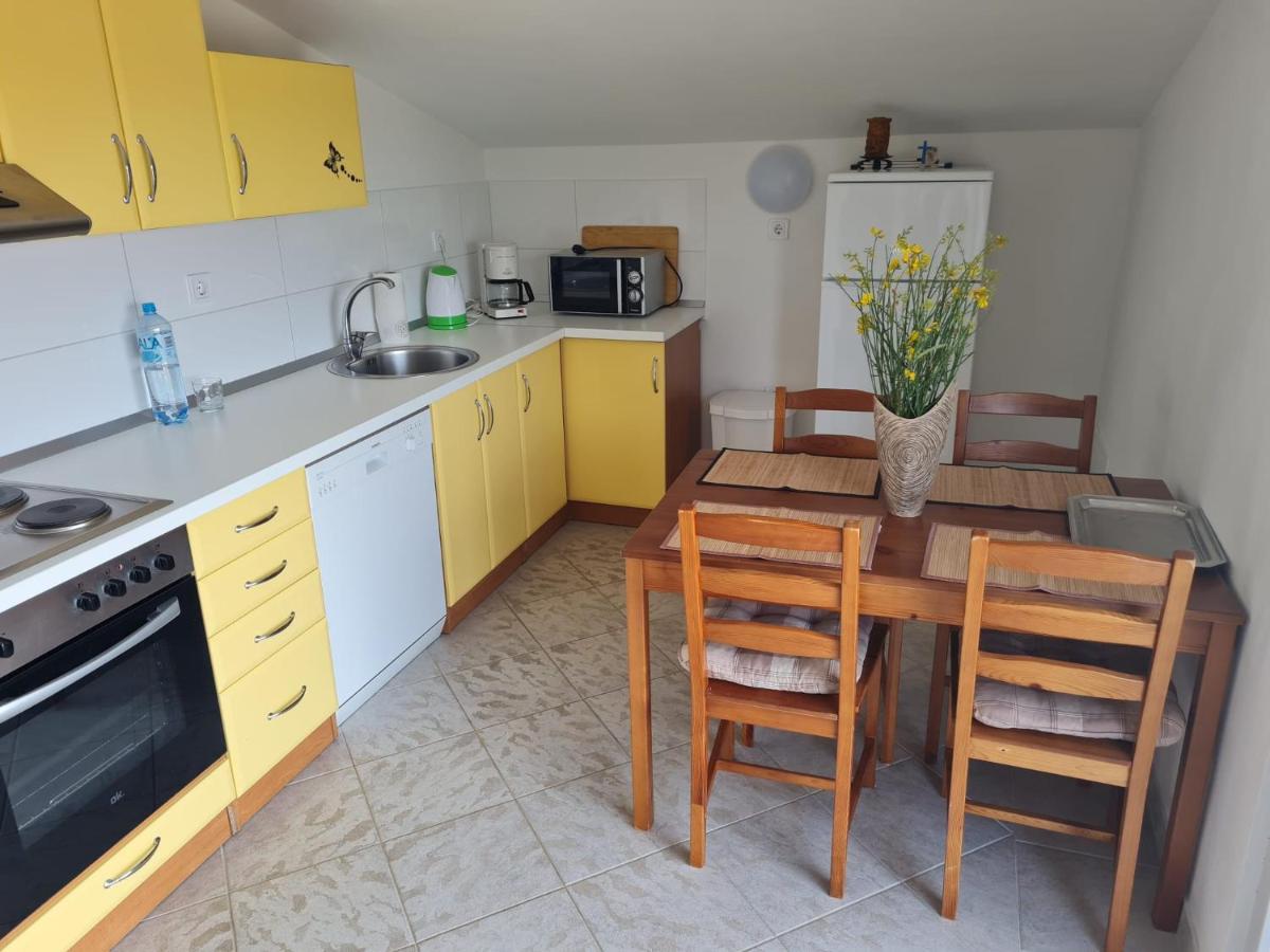 Villa Mena Vir Eksteriør billede